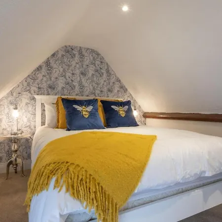 別荘 Irish Pub With Hot Tub That Sleeps 19