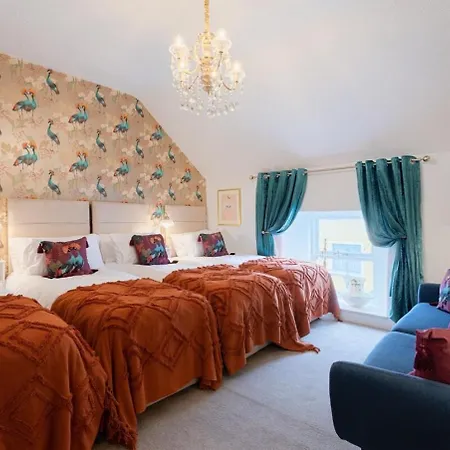 Irish Pub With Hot Tub That Sleeps 19 別荘 キローグリン