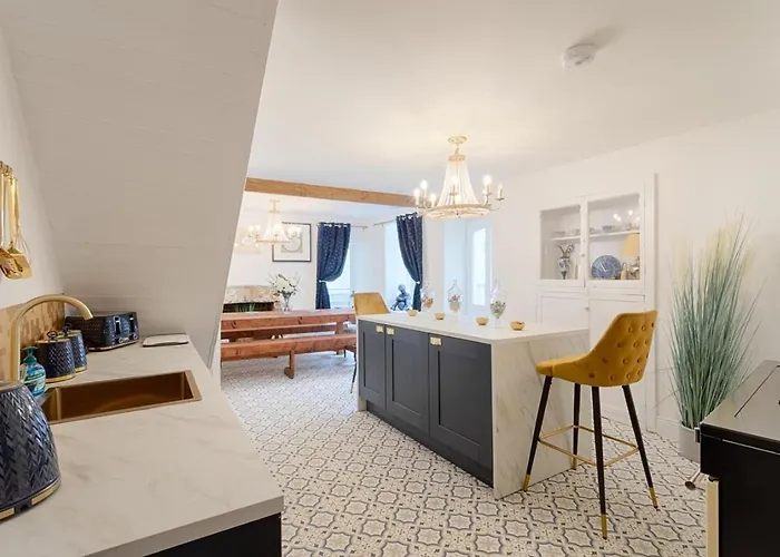 Irish Pub With Hot Tub That Sleeps 19 Killorglin