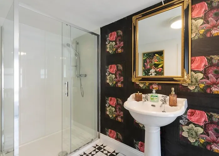 Irish Pub With Hot Tub That Sleeps 19 Dom wakacyjny